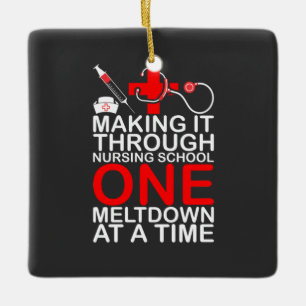 Lebensdauer  Durch die Krankenpflegeschule Keramikornament