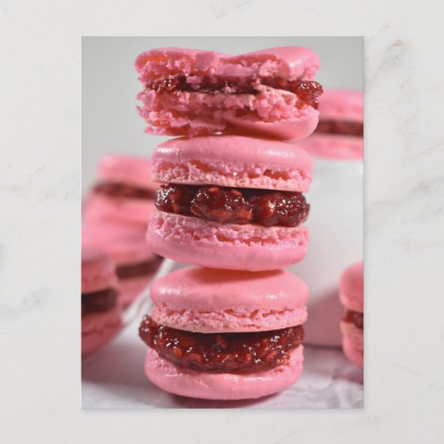Lebensmittelfotografie Raspberry Jam Macaron Stack Postkarte (Vorderseite)
