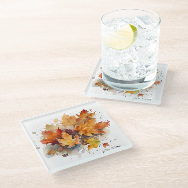 Lebhafte Ahornwasserfarbe für den Herbst Glasuntersetzer (Schrägansicht)