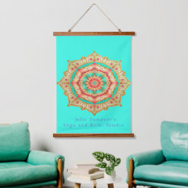 Lebhafte Gold Türkis Blue und Coral Om Mandala Wandteppich Mit Holzrahmen