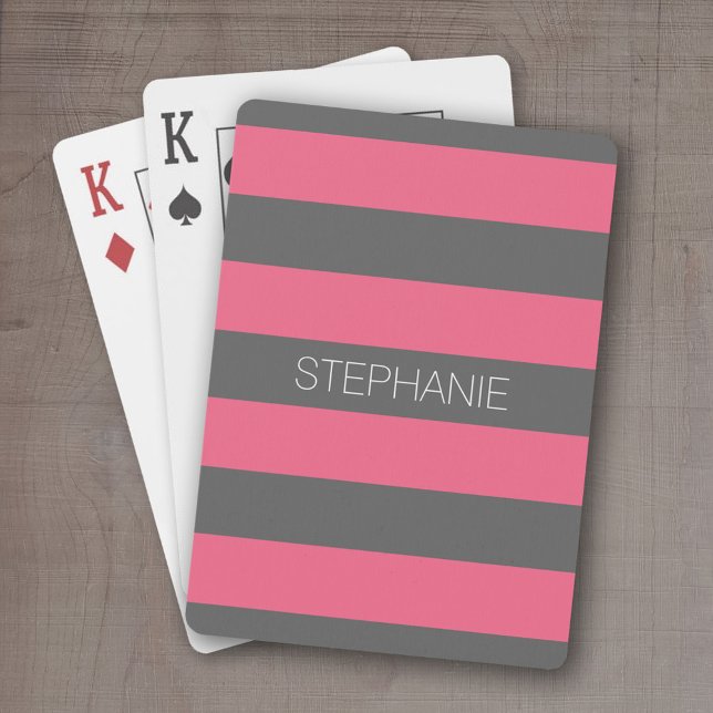 Lebhafte rosa und graue Rugby Streifen mit Individ Spielkarten (Personalized playing cards - sporty, preppy stripe pattern with name. )