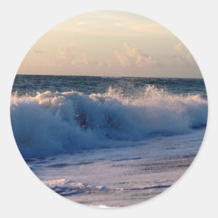 Lebhafte Wellen an einem Florida-Strand Runder Aufkleber