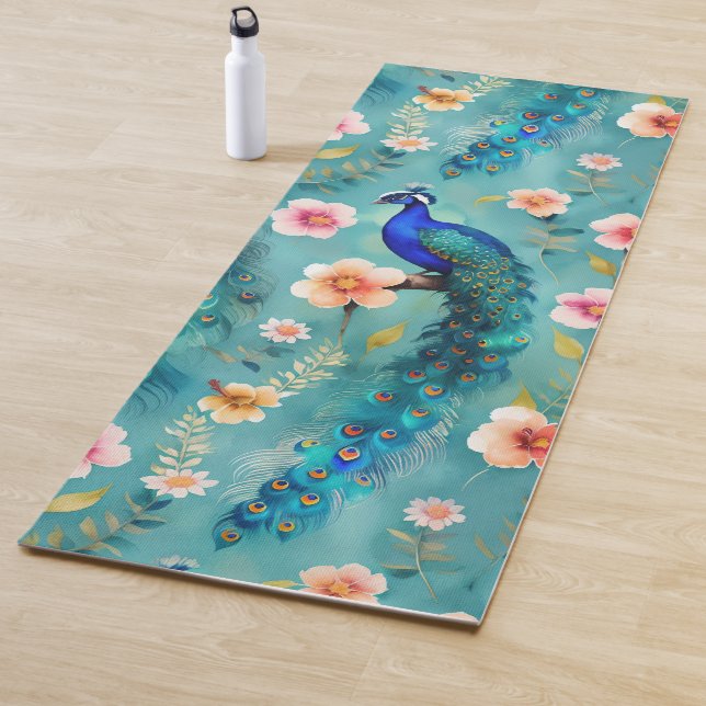 Lebhafter Pfau mit Federn und üppigen Florals Yogamatte (Beispiel)