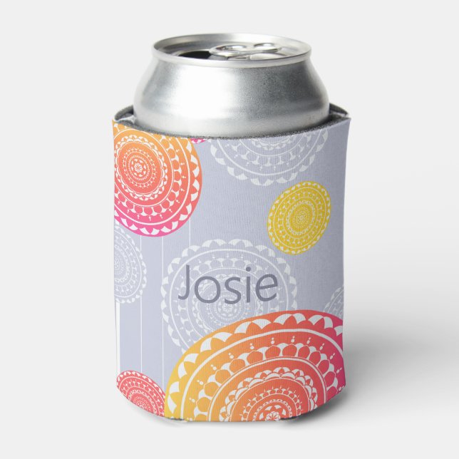 Lebhafter rosa gelber Random Mandala auf blauer Be Dosenkühler (Kanne Vorderseite)