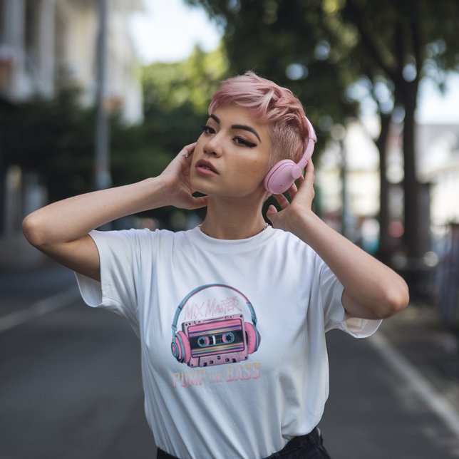 Lebhafter rosafarbener Mix-Master-T - Shirt (Von Creator hochgeladen)