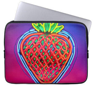 Lebhafter Strawberry Neon! Laptopschutzhülle