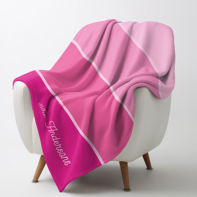 Lebhaftes Hot Pink | Ombre Stripes with Script Fleecedecke (A trendy, girly blanket with ombre pink stripes and your name in script)