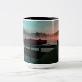 Lebhaftes Kanu auf dem Lake Junaluska Zweifarbige Tasse