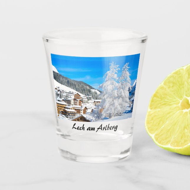 Lech am Arlberg in Österreich im Winter Souvenir Schnapsglas (Vorderseite)