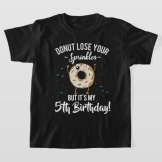 Lecker Donut zum 5. Geburtstag für fünfjährige Jun T-Shirt