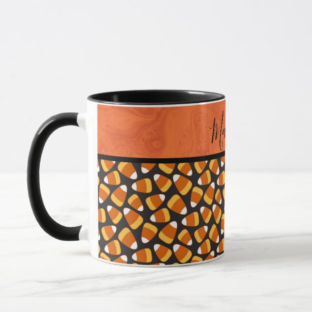 Leckeres Candy Corn Muster personalisiert  Tasse (Links)