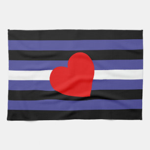 Leder-Pride-Flagge und Herz Geschirrtuch