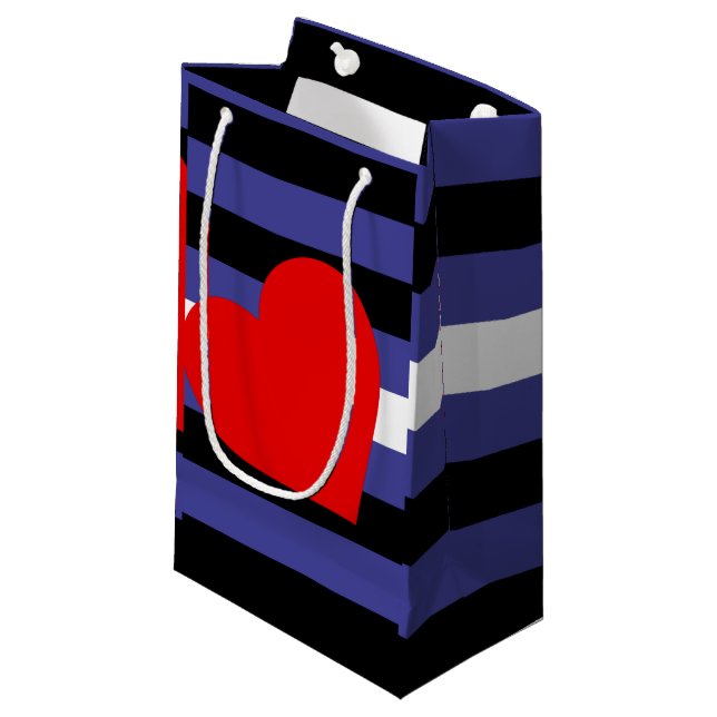 Leder-Pride-Flagge und Herz Kleine Geschenktüte (Vorderseite Schrägansicht)