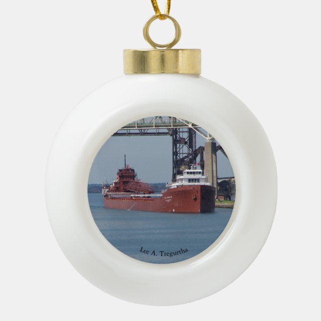 Lee A. Tregurtha Ball oder Schneeflocke Keramik Kugel-Ornament (Vorderseite)