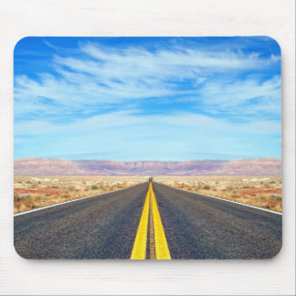 Leere Straße Mousepad