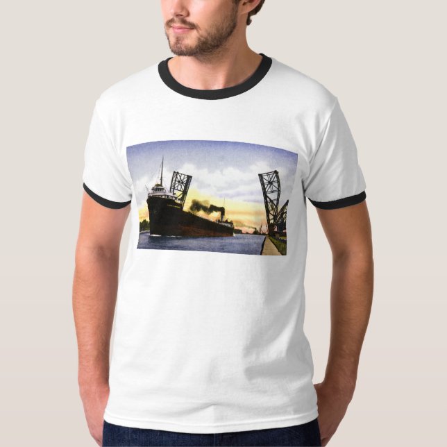 Leerer Frachter, der Bascule-Brücke, Soo T-Shirt (Vorderseite)