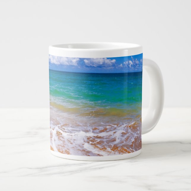 Leerer Strand und blaues Wasser Jumbo-Tasse (Vorderseite Rechts)