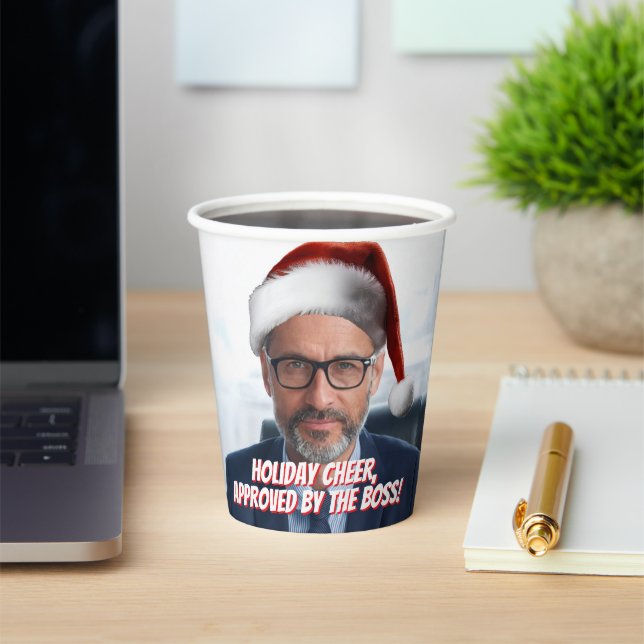 Legen Sie eine Weihnachtsmannmütze an | Funny Offi Pappbecher (InSitu)