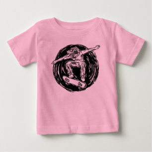 Legendärer Skater beim Skateboarden im Mittelluftb Baby T-shirt