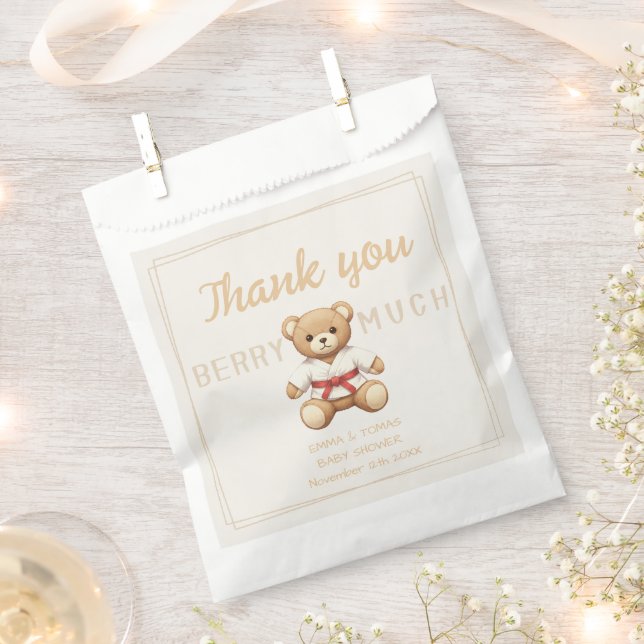 Legendary Red Belt Judo Bear – Baby Shower Geschenktütchen (Ausgeschnitten)