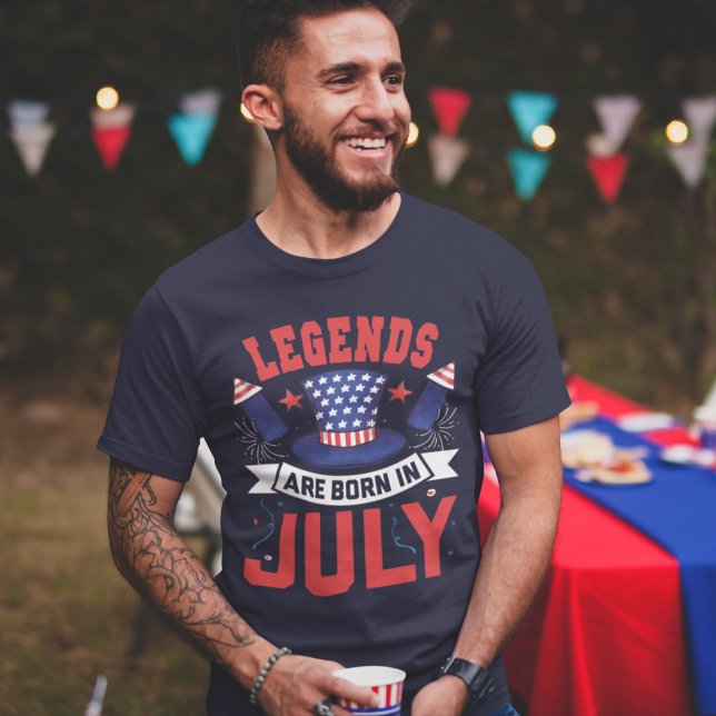 Legends are Born in 4th July - Fun 4th July  T-Shirt (Von Creator hochgeladen)