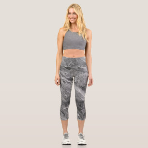 Leggings, die Ihre Kurven in allen Rechten umarmen Capri Leggings