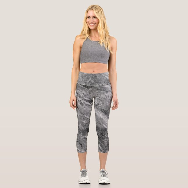 Leggings, die Ihre Kurven in allen Rechten umarmen Capri Leggings (Vorderseite)