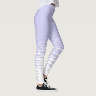 Leggings in den hellen Lavendelschatten
