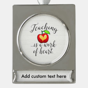 Lehren ist ein Werk des Herzlehrers Banner-Ornament Silber