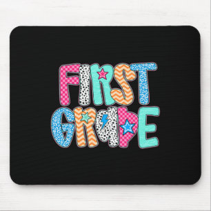 Lehrer der ersten Klasse Schüler glücklicher erste Mousepad