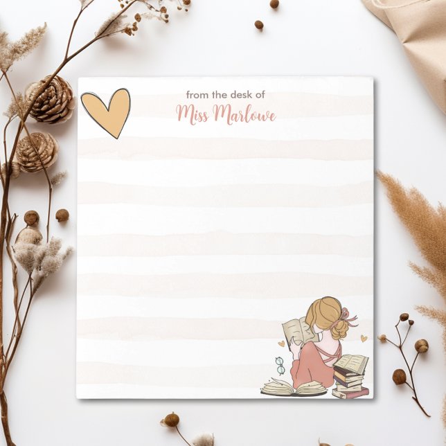 Lehrer Lesen von Buchstapeln Personalisiert gestri Notizblock (This Teacher Reading Book Stacks Striped Teacher Appreciation Notepad makes a great teacher gift.)