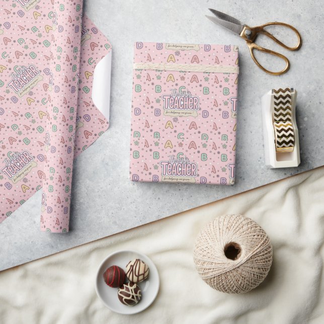 Lehrer mit rosa Buchstaben Schulmuster  Geschenkpapier (Kunsthandwerk)