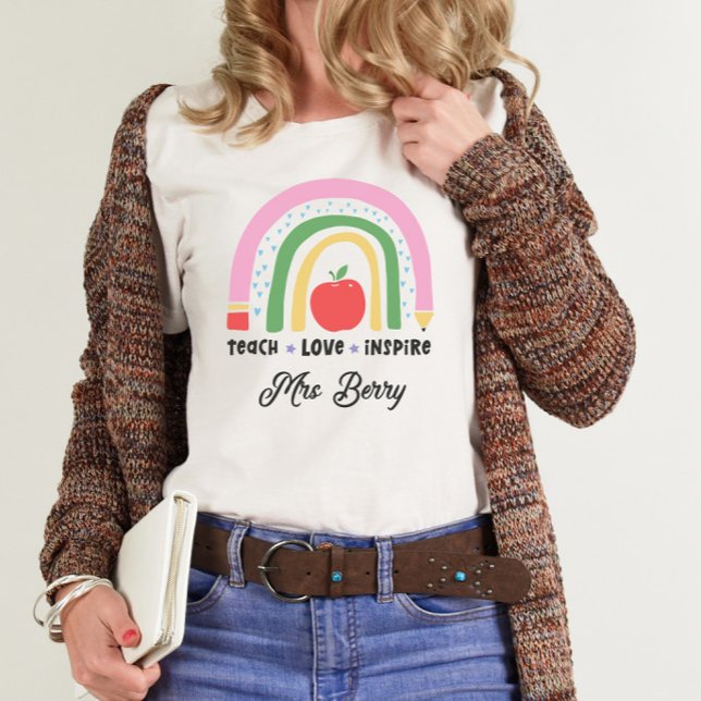 Lehrer Moderner Regenbogen Liebe Inspiriert T-Shirt (Von Creator hochgeladen)