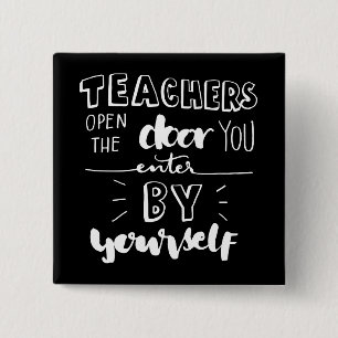 Lehrer öffnen die Tür, die Sie durch selbst Button