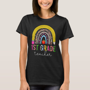 Lehrerin 1. Klasse Süßer Regenbogen Bleistift Leop T-Shirt