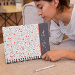 Lehrerin Floral Planner Planer<br><div class="desc">Lass diesem besonderen Lehrer, wie sehr du sie schätzt mit diesem schönen personalisierten Blumenplaner! Perfekt für die Lehrerwertungswoche, das Ende des Schuljahres, den Abschluss oder einfach nur weil!</div>