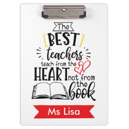 Lehrerin unterrichtet Personalisierte Zwischenabla Klemmbrett