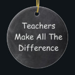 LehrerInnen verändern Geschenkidee im Chalkboard Keramik Ornament<br><div class="desc">LehrerInnen unterscheiden LehrerInnen Chalkboard Design Geschenk Idee Weihnachten Baum Ornament Keramik</div>