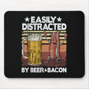 Leicht abgelenkt durch Bier & Amp; Schweinefleisch Mousepad