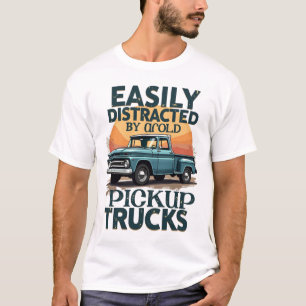 Leicht abgelenkt von alten Lieferwagen-LKW - Retro T-Shirt
