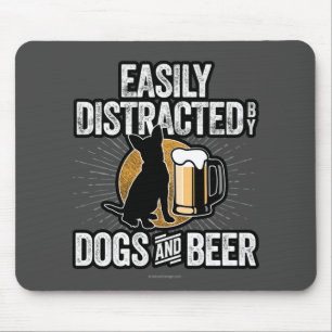 Leicht abgelenkt von Hunden und Biermäuse Pad Mousepad