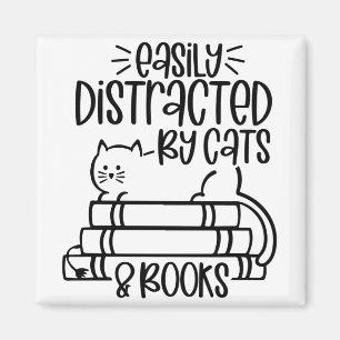 Leicht abgelenkt von Katzen und Büchern Cat Funny  Magnet