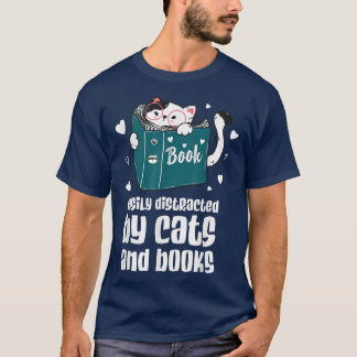 Leicht abgelenkt von Katzen und Büchern Katze und T-Shirt