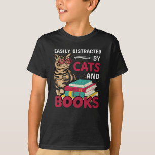 Leicht abgelenkt von Katzen und Büchern Niedlich T-Shirt