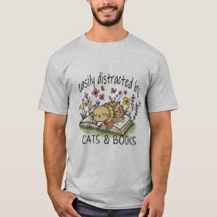 Leicht abgelenkt von Katzen und Büchern T-Shirt