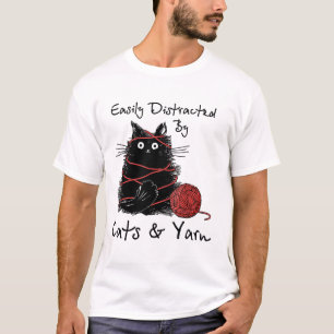 Leicht abgelenkt von Katzen und Garn T - Shirt