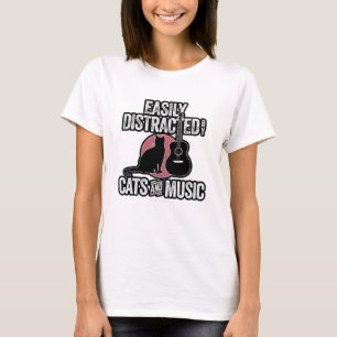 Leicht abgelenkt von Katzen und Musik T-Shirt