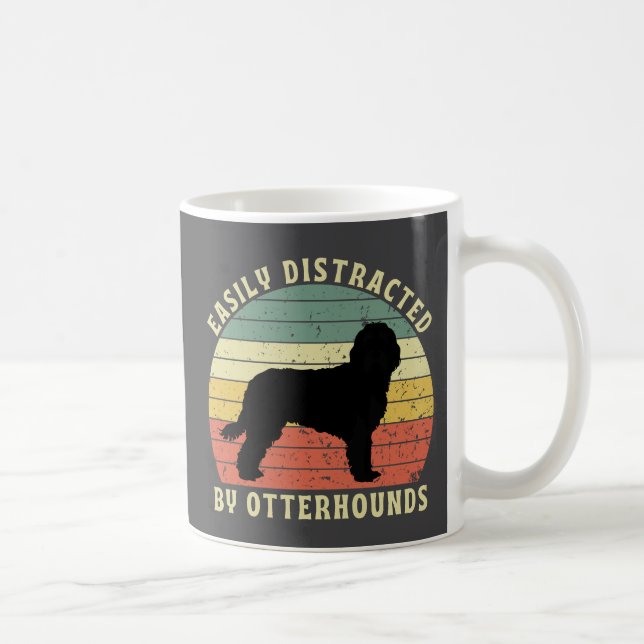 Leicht abgelenkt von Otterhounds Kaffeetasse (Rechts)