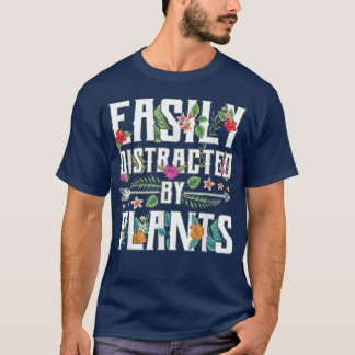 Leicht abgelenkt von Pflanze Gartengartengarnitur T-Shirt