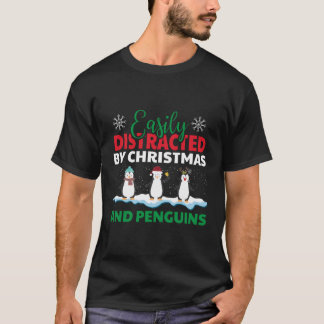 Leicht abgelenkt von Weihnachten und Pinguinen Paj T-Shirt